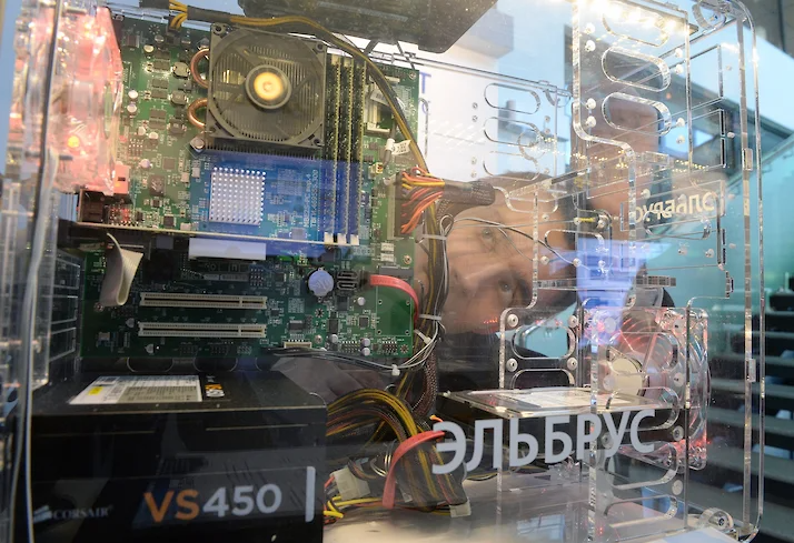 В России создали «Горынычей» на основе «Эльбрусов». Многопользовательские станции предназначены для школ и ВУЗов